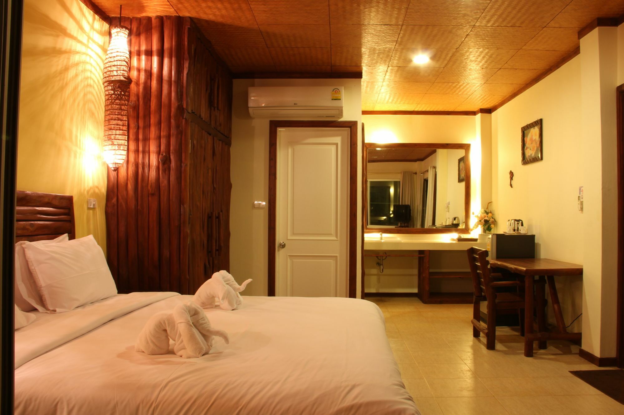Singha Rubber Tree Hotel Ban Huai Maenam Noi Eksteriør billede